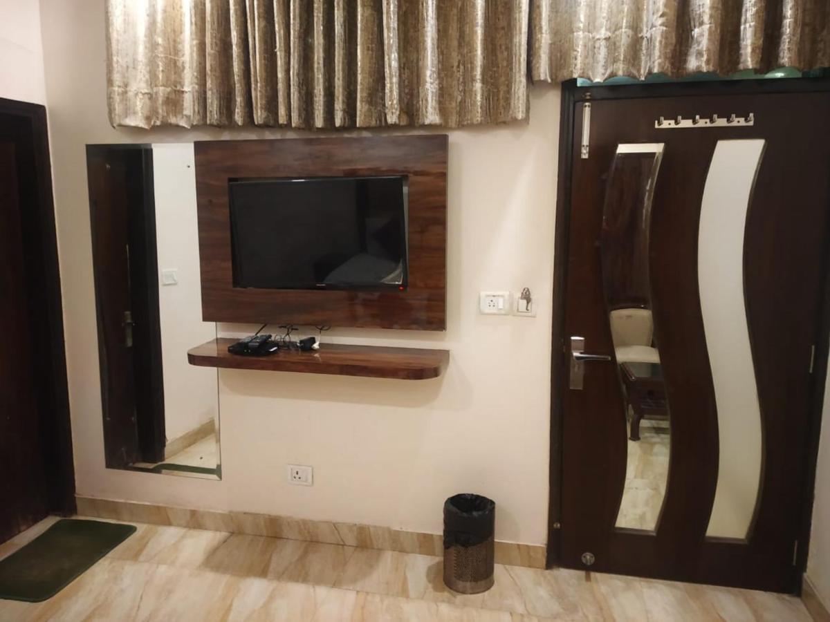 Adb Rooms Hotel Indo Continental Нью-Дели Экстерьер фото